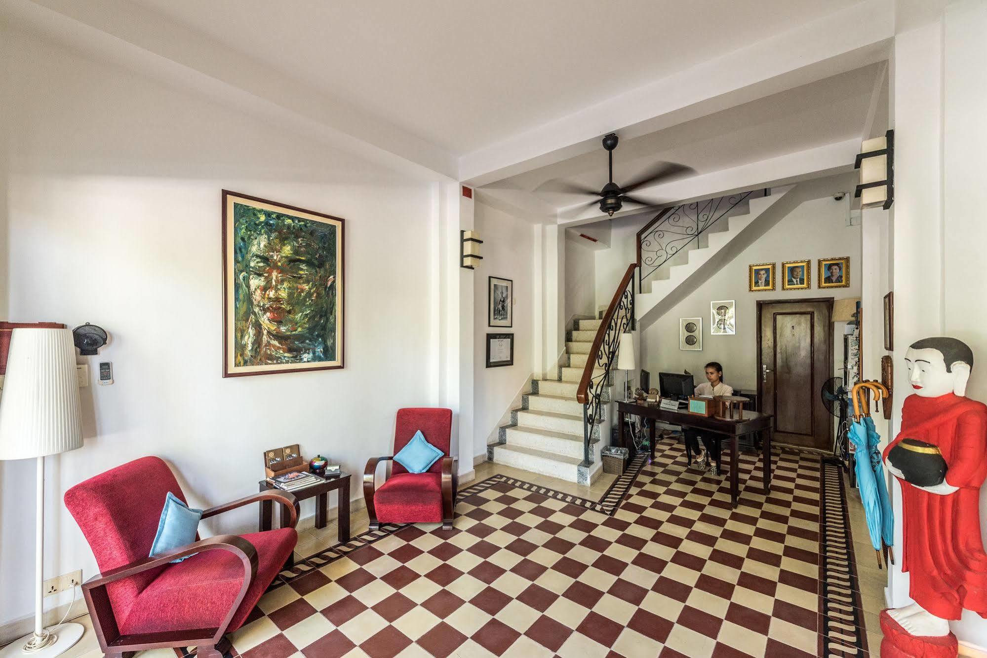 Hotel The Columns Kâmpôt Zewnętrze zdjęcie