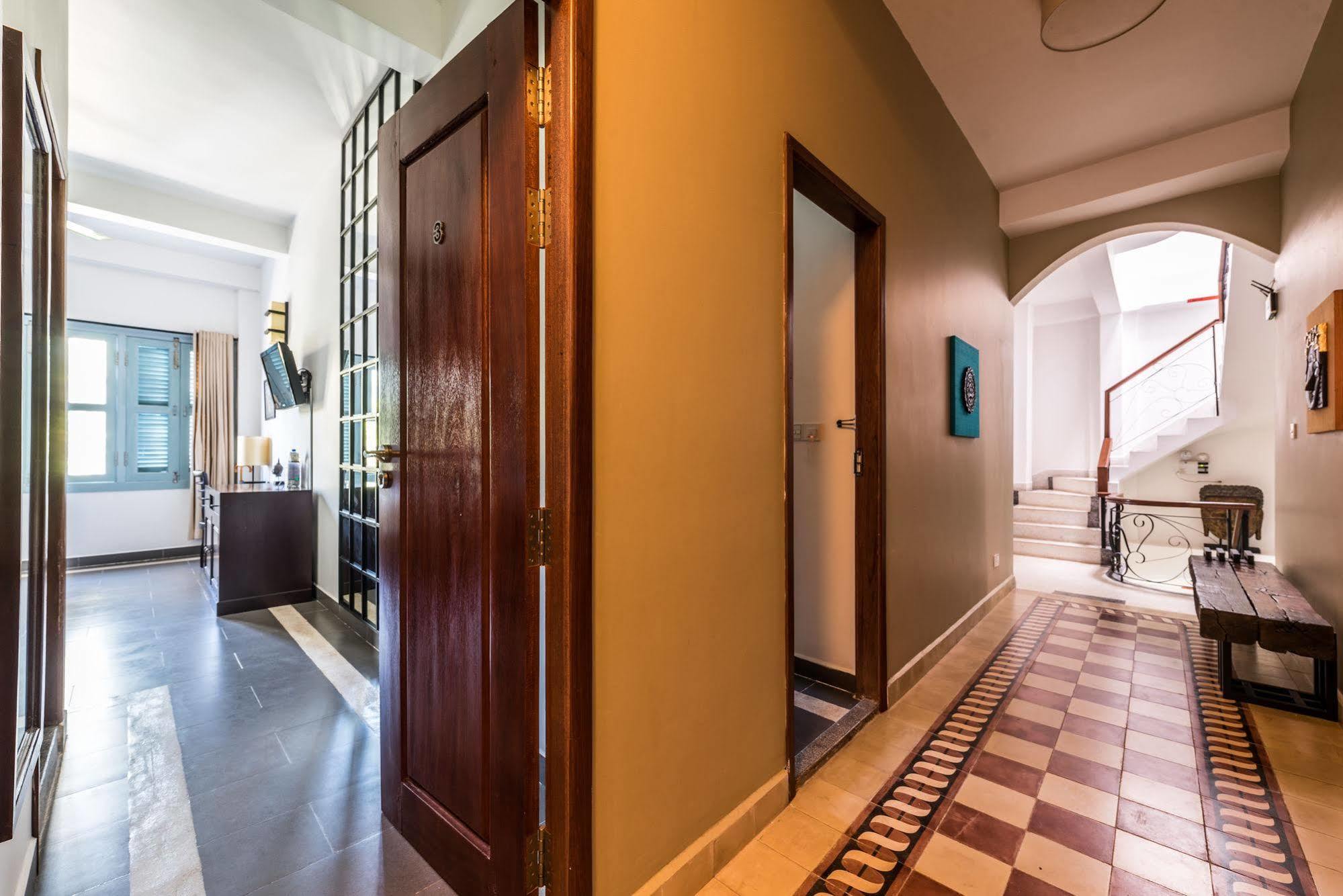 Hotel The Columns Kâmpôt Zewnętrze zdjęcie